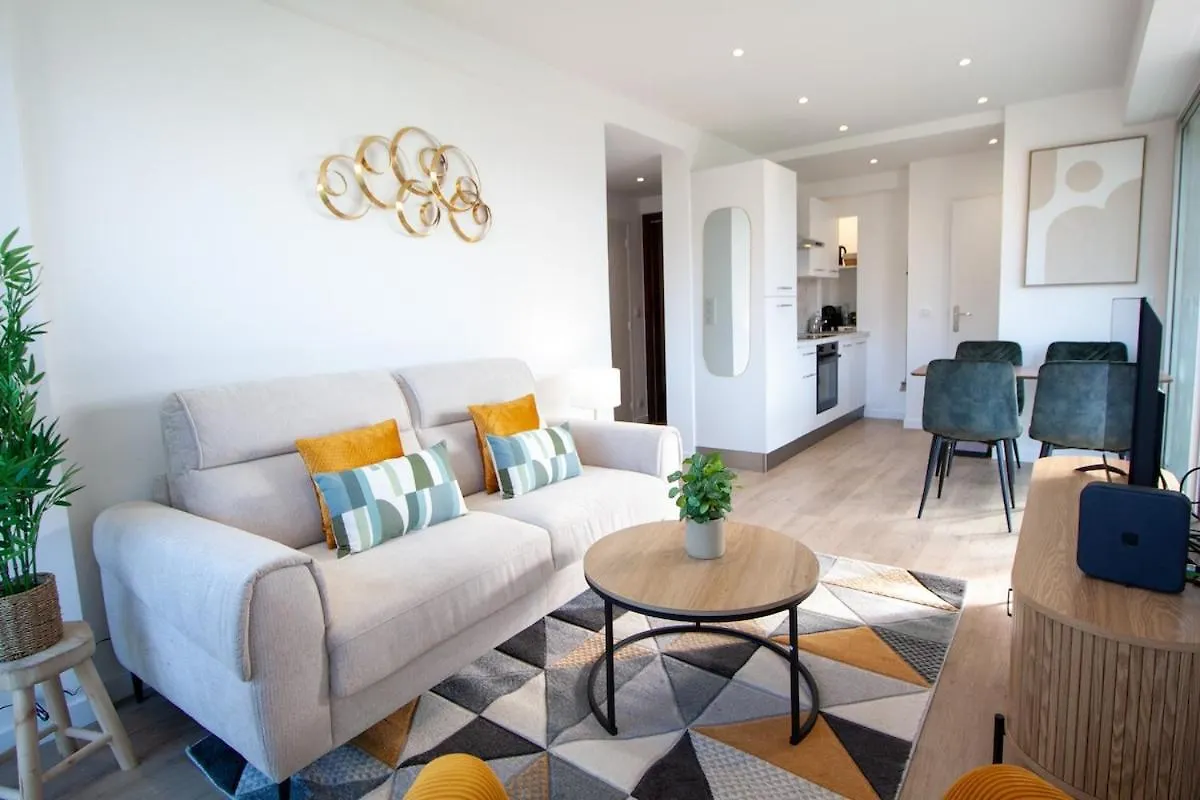 Luxury 1 Bed Apt Seafront Escape In Cannes